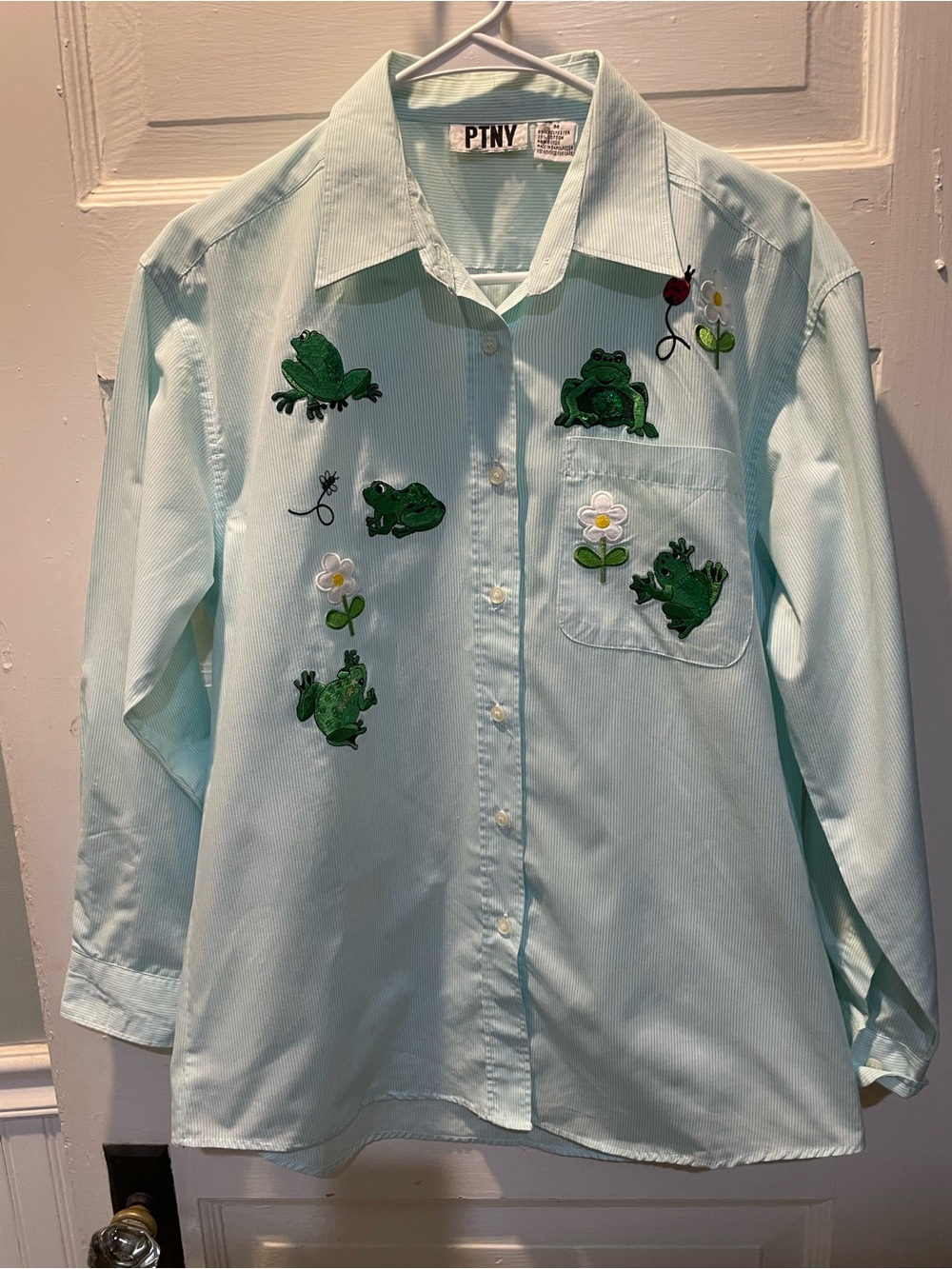 Vintage Light Green Button-Up Shirt with Frog & Flower Appliqués, Medium